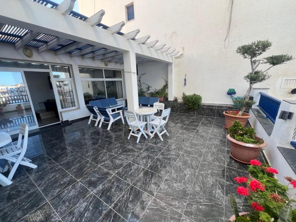 Apartment Duplex Avec Terrasse Sur La Marina